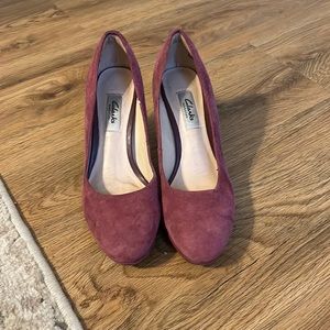 Clarks purple heels